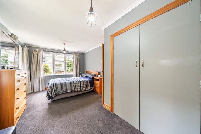 Photo of property in 19 Kitchener Terrace, Johnsonville, Wellington, 6037