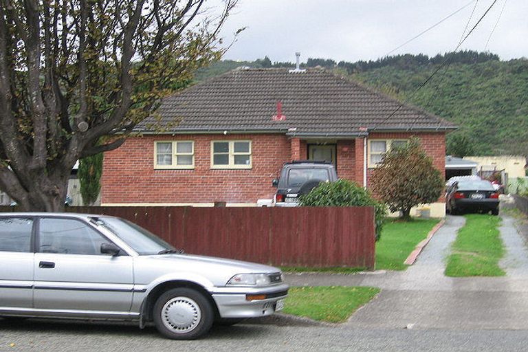 Photo of property in 11 Pearce Crescent, Taita, Lower Hutt, 5011