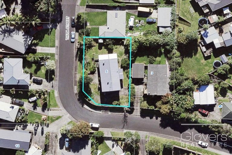 Photo of property in 5 Thuja Street, Green Bay, Auckland, 0604