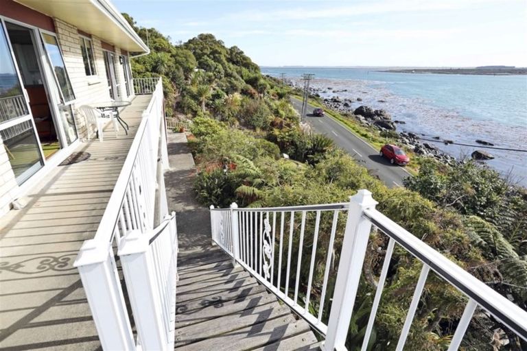 Photo of property in 68 Marine Parade, Bluff, 9814