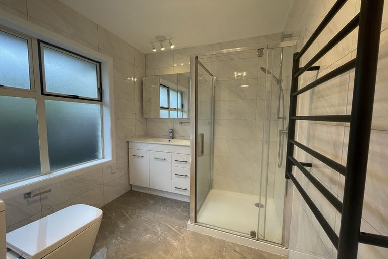 Photo of property in 1/143 Shakespeare Road, Milford, Auckland, 0620