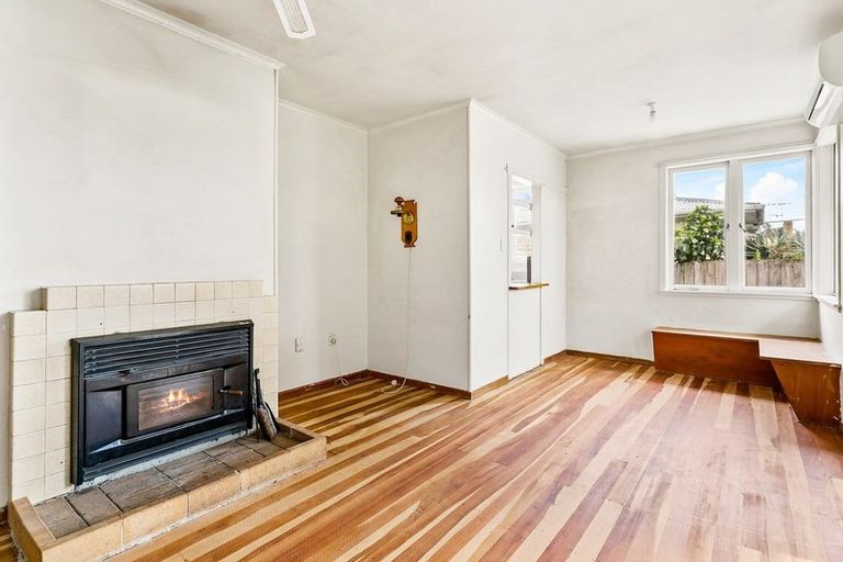 Photo of property in 118 Forrest Hill Road, Forrest Hill, Auckland, 0620