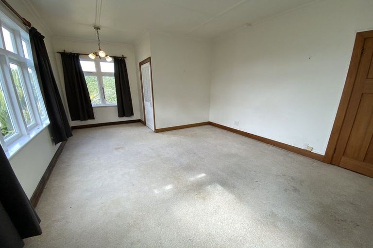 Photo of property in 27 Mariri Road, Kelburn, Wellington, 6012