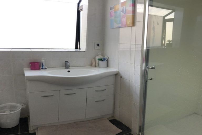 Photo of property in 6 Crail Court, Totara Heights, Auckland, 2105