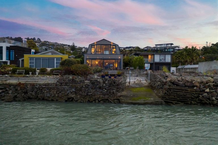 Photo of property in 141 Main Road, Redcliffs, Christchurch, 8081