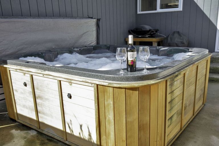 Photo of property in 221 Matai Road, Raumati Beach, Paraparaumu, 5032