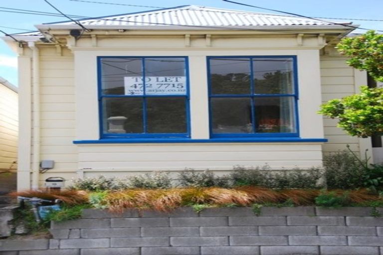 Photo of property in 19 Wright Street, Mount Cook, Wellington, 6021