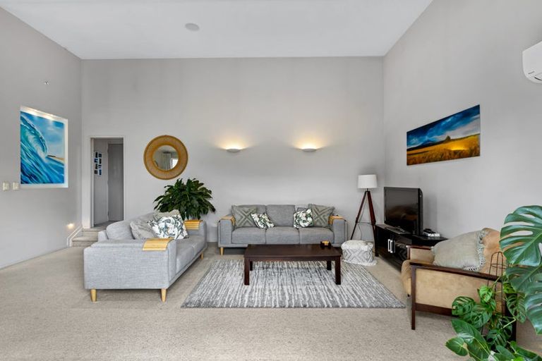 Photo of property in 12 Jelas Road, Red Beach, 0932