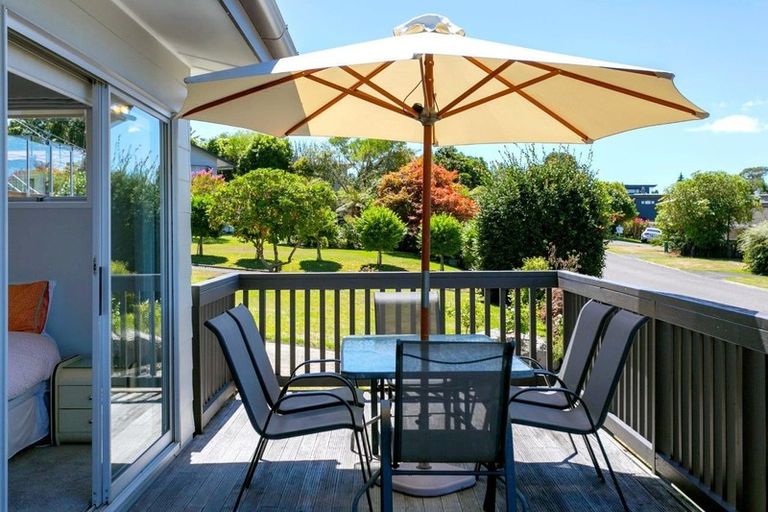 Photo of property in 2/12 Isobel Street, Acacia Bay, Taupo, 3330