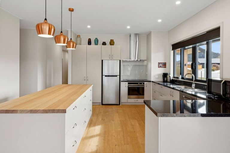 Photo of property in 8 Hebbard Court, Albert Town, Wanaka, 9305