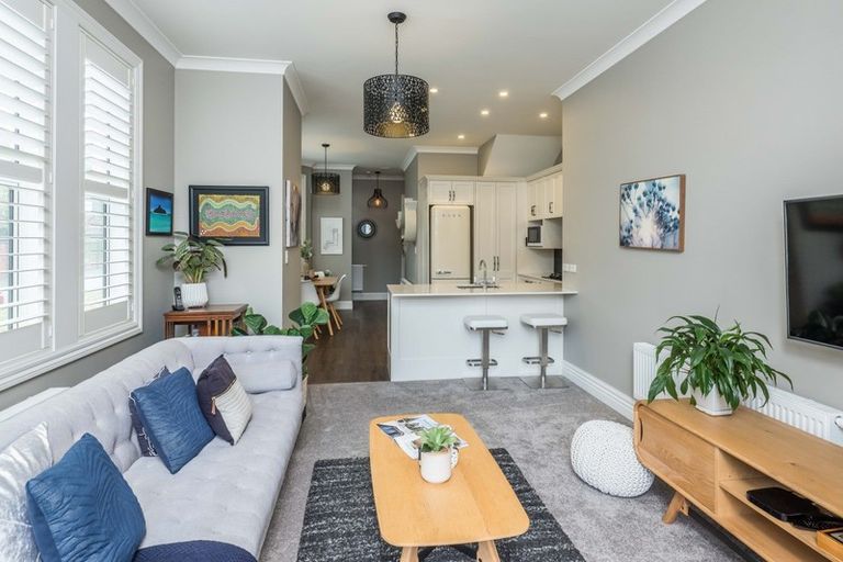 Photo of property in 53 Tinakori Road, Thorndon, Wellington, 6011