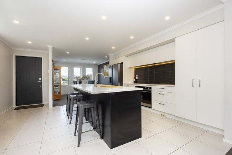 Photo of property in 61 Vinistra Road, Kumeu, 0810