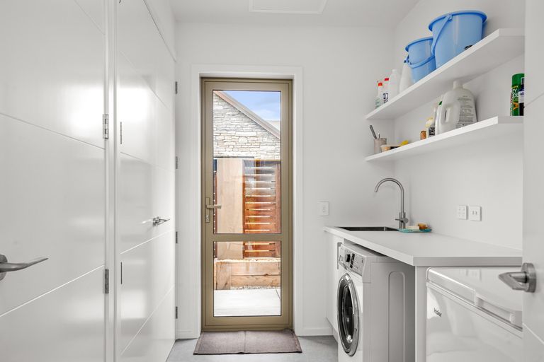 Photo of property in 37 Larch Crescent, Alexandra, 9320