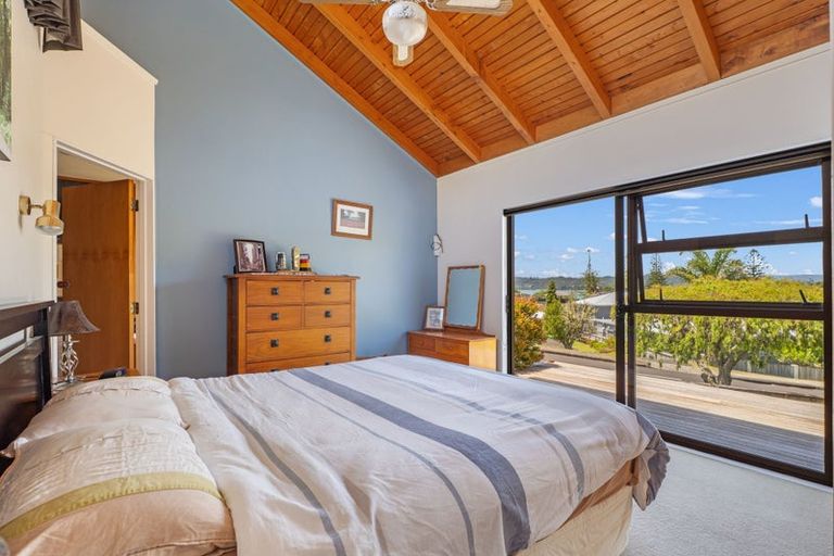 Photo of property in 28 Centennial Drive, Whitianga, 3510