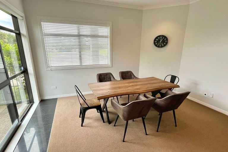 Photo of property in 13 Dressage Lane, Greenhithe, Auckland, 0632