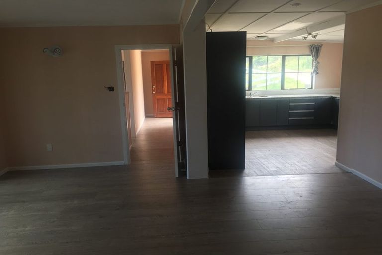 Photo of property in 695 State Highway 16, Kumeu, 0891