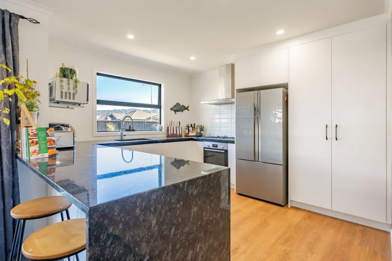 Photo of property in 123 Mawai Hakona Drive, Wallaceville, Upper Hutt, 5018