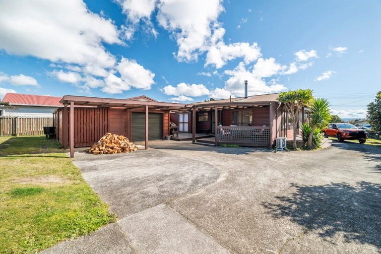 Photo of property in 17 Porikapa Road, Owhata, Rotorua, 3010