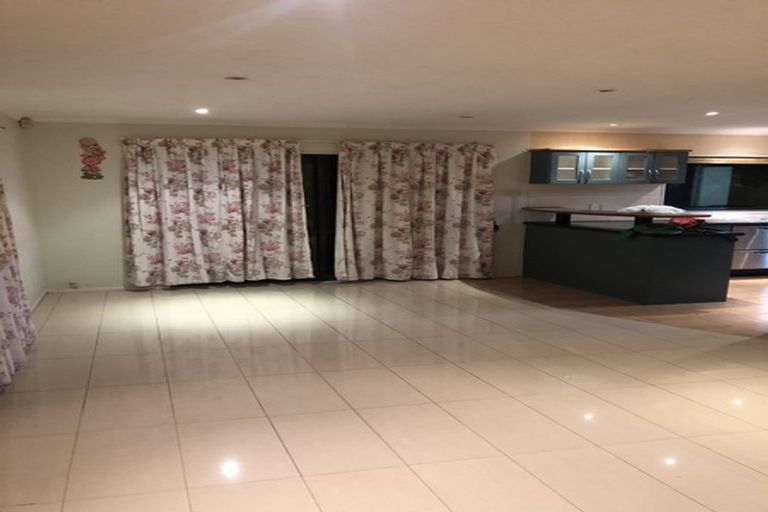 Photo of property in 25 Medvale Avenue, Flat Bush, Auckland, 2019