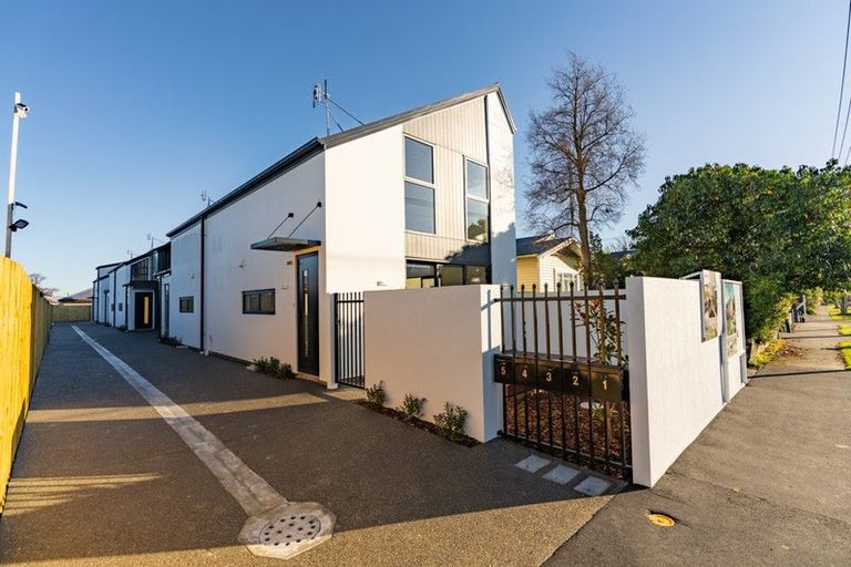 Photo of property in 3/25 Allard Street, Edgeware, Christchurch, 8013