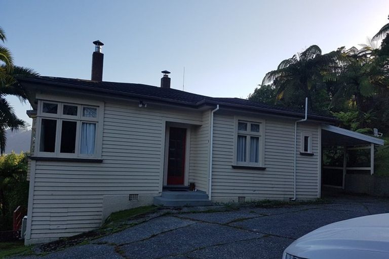 Photo of property in 11 Leith Crescent, Greymouth, 7805