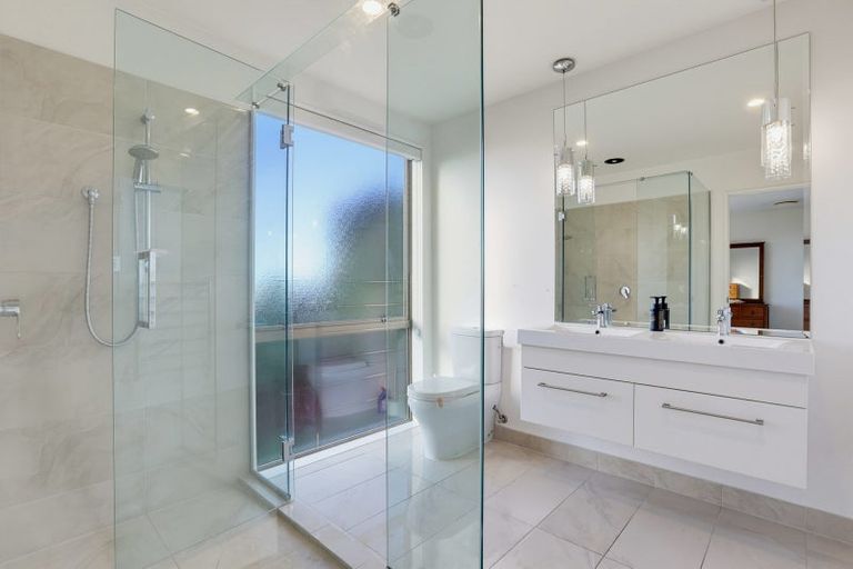 Photo of property in 320 Cannon Hill Crescent, Mount Pleasant, Christchurch, 8081