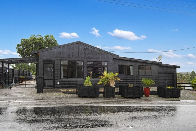 Photo of property in 19 Tauraroa Road, Maungakaramea, Whangarei, 0178