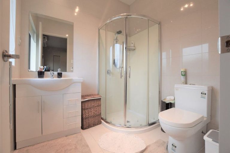 Photo of property in 6 Karika Place, Massey, Auckland, 0614