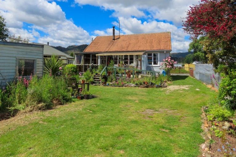 Photo of property in 8 Conlon Street, Reefton, 7830