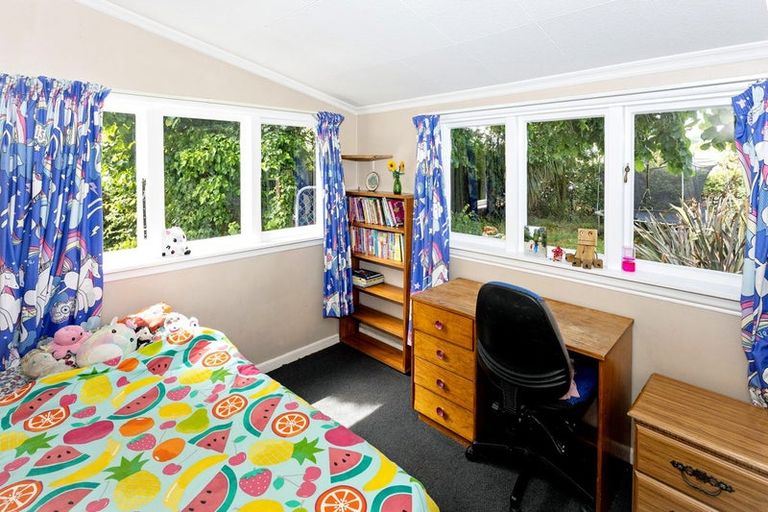 Photo of property in 15 High Street, Hawarden, 7385