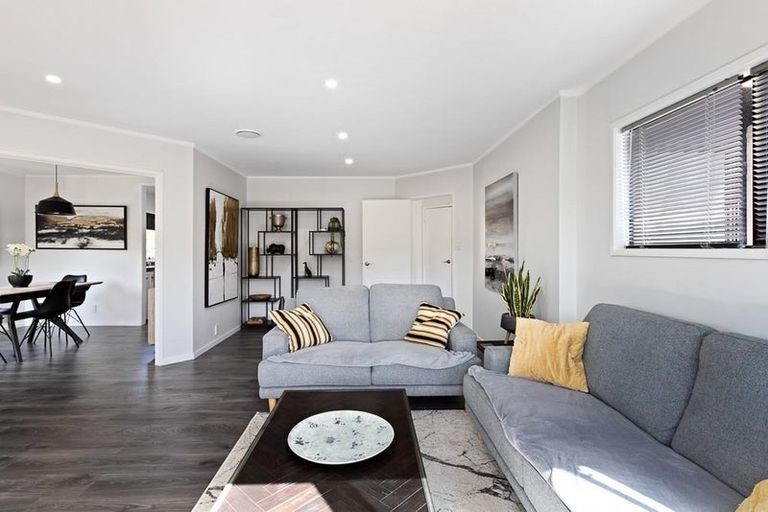 Photo of property in 20 Sandiacre Way, Browns Bay, Auckland, 0630