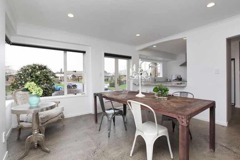 Photo of property in 43 Hastings Place, Hamilton Lake, Hamilton, 3204