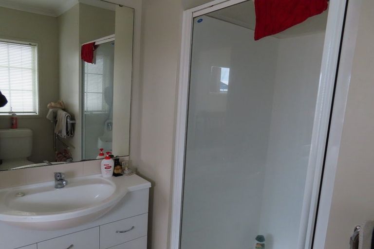 Photo of property in 27 Mulvaney Crescent, Henderson, Auckland, 0612