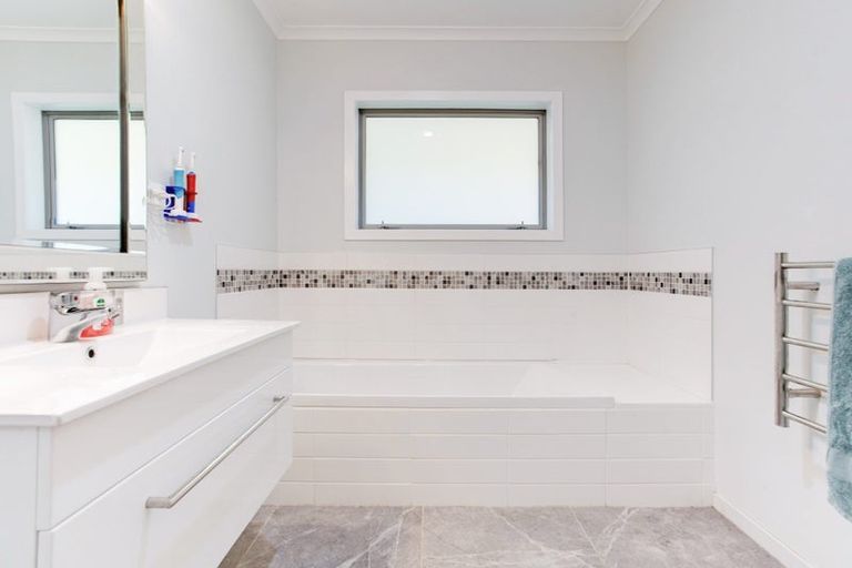 Photo of property in 871 Krippner Road, Puhoi, Silverdale, 0994