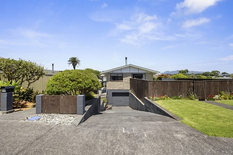 Photo of property in 32a Simons Street, Moturoa, New Plymouth, 4310