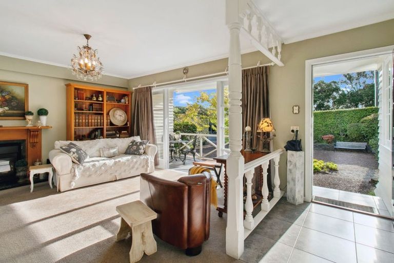 Photo of property in 63 Forrest Hill Road, Milford, Auckland, 0620