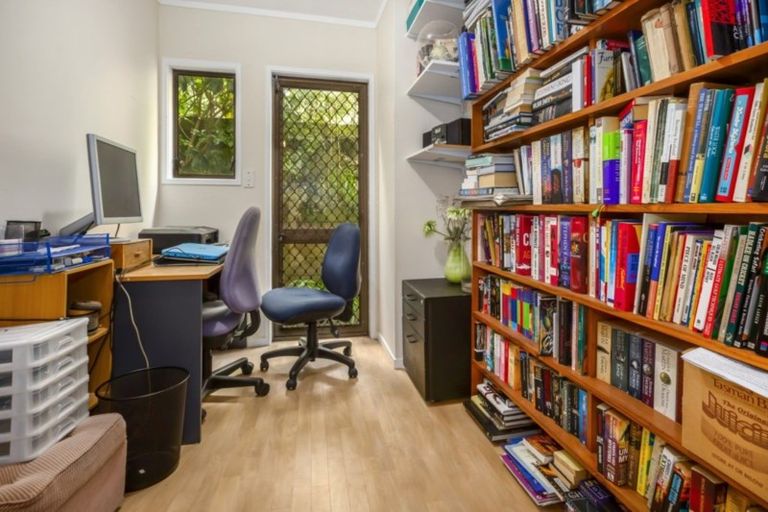 Photo of property in 5 Solway Place, Papakowhai, Porirua, 5024