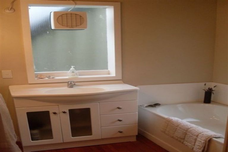 Photo of property in 206 Riverlaw Terrace, Saint Martins, Christchurch, 8022