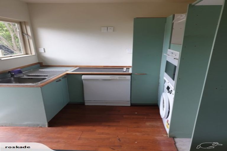 Photo of property in 16 De Val Drive, Titirangi, Auckland, 0604