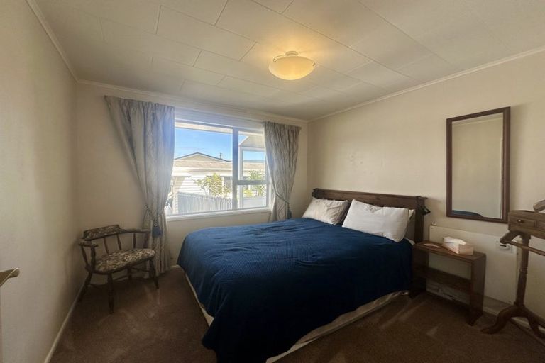 Photo of property in 22 Denver Grove, Totara Park, Upper Hutt, 5018