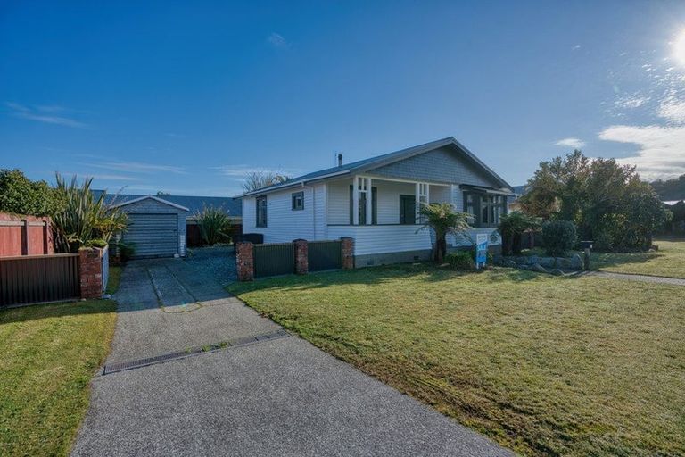 Photo of property in 71 Hoffman Street, Hokitika, 7810