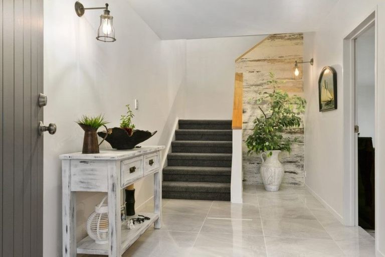 Photo of property in 1/36 Rothesay Bay Road, Rothesay Bay, Auckland, 0630