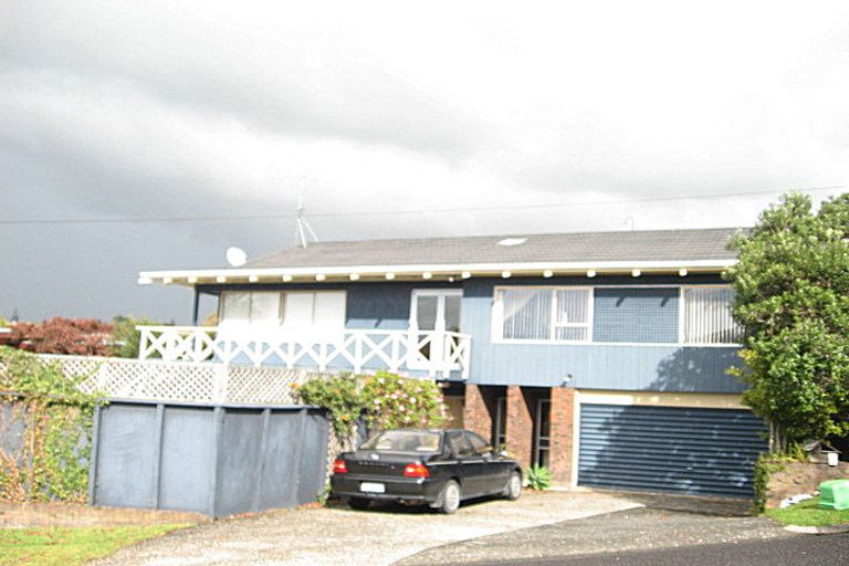 Photo of property in 3 Gibson Place, Mellons Bay, Auckland, 2014