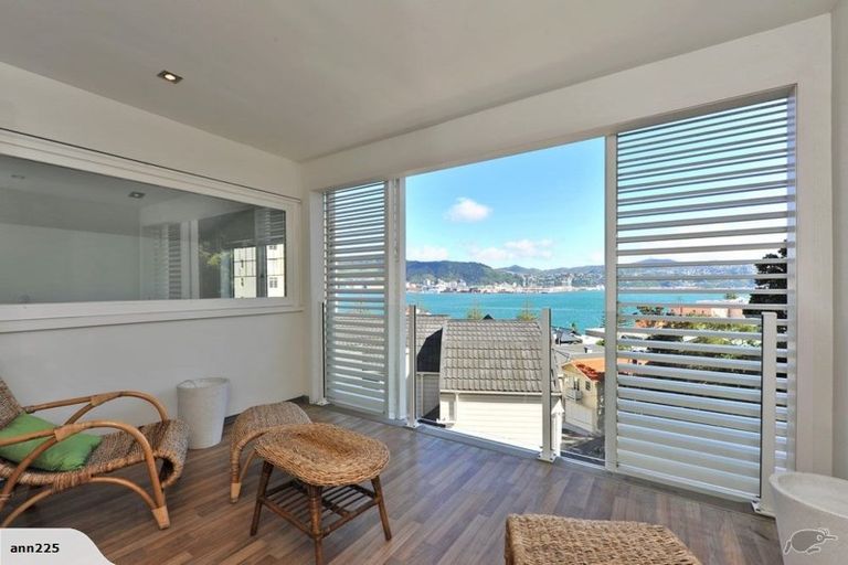 Photo of property in 2b Wilkinson Street, Oriental Bay, Wellington, 6011