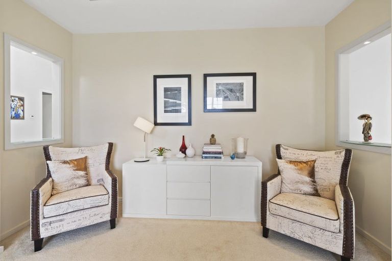 Photo of property in 15 Tarahunga Road, Levin, 5571