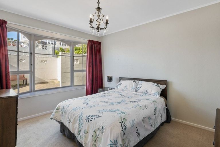 Photo of property in 2/79d Dyers Pass Road, Cashmere, Christchurch, 8022