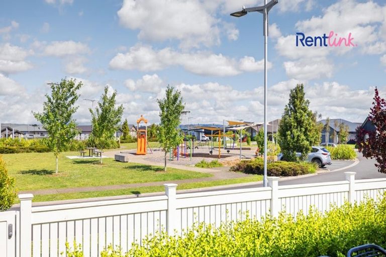 Photo of property in 17 Matepu Crescent, Pyes Pa, Tauranga, 3112