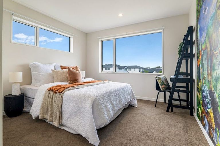 Photo of property in 28 Bine Crescent, Orewa, 0931