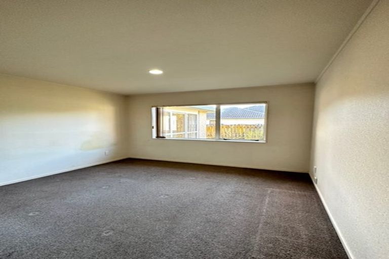 Photo of property in 1/15 Tolben Place, Golflands, Auckland, 2013