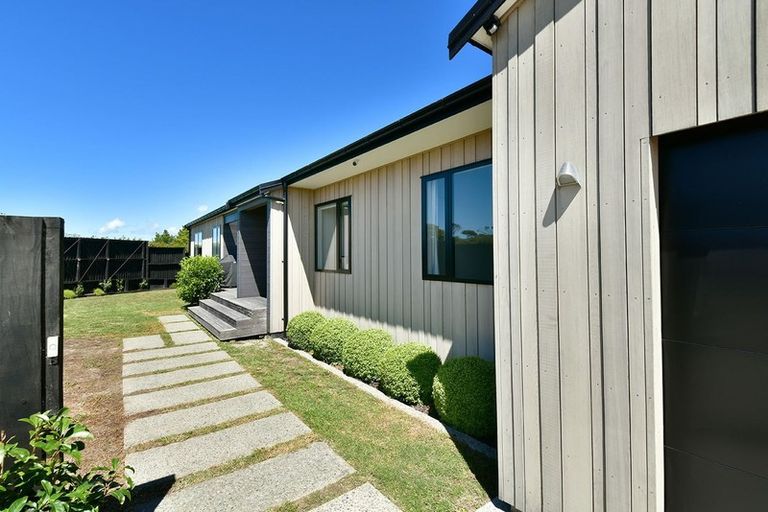 Photo of property in 240 Hillcrest Road, Wainui, 0931